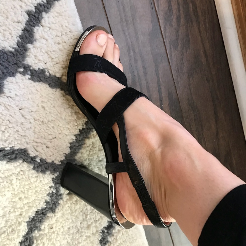 Gorgeous Louis Vuitton Black Heels - 37.5 (7 1/2)